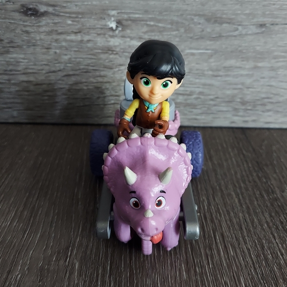 Dino Ranch Min & Tango's Toy Rig Vehicle - Picture 2 of 3